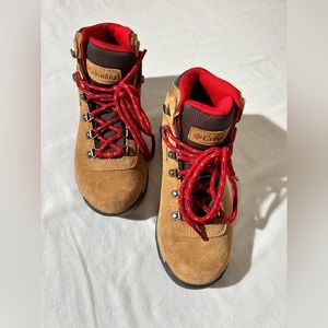 COLUMBIA WOMEN HIKING BOOTS